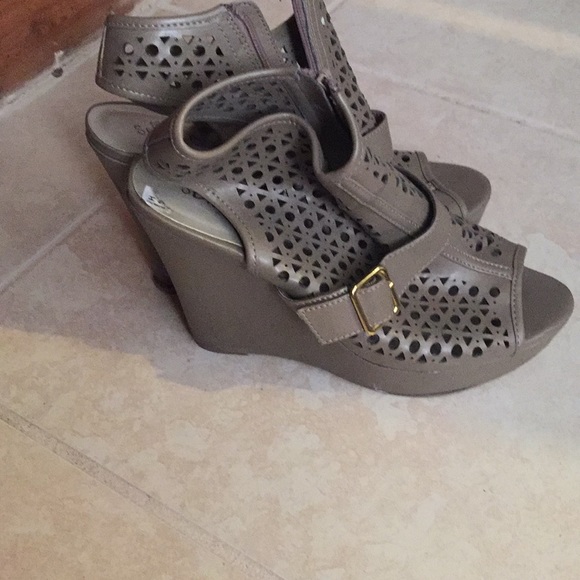 Shoes - Picture 2 of 5